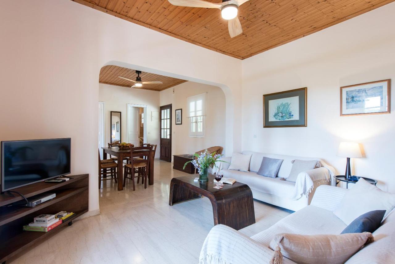 Villa Lofos Kassiopi Exteriör bild